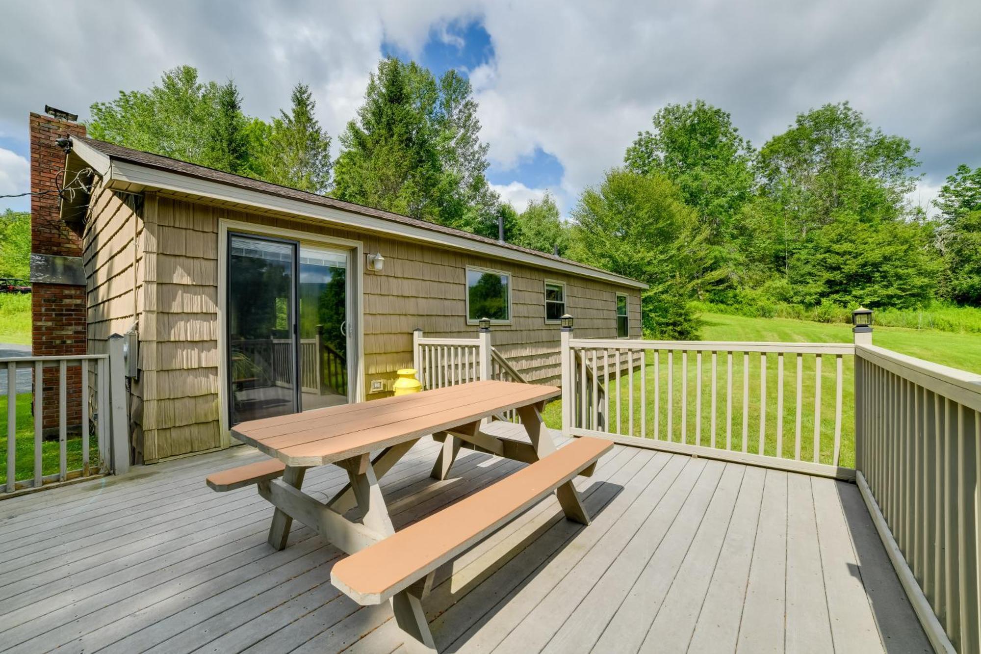 Quiet Catskills Getaway With Deck And Mtn Views New Kingston Exteriér fotografie