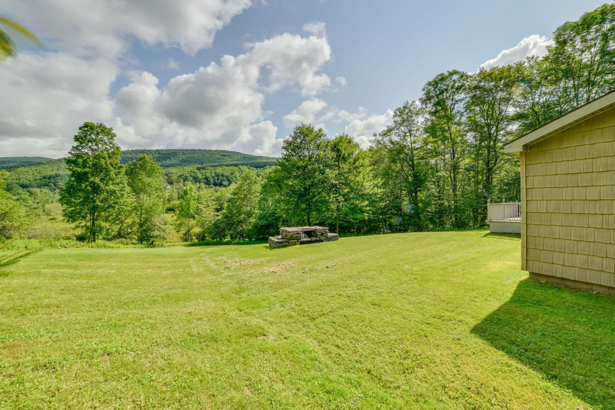 Quiet Catskills Getaway With Deck And Mtn Views New Kingston Exteriér fotografie