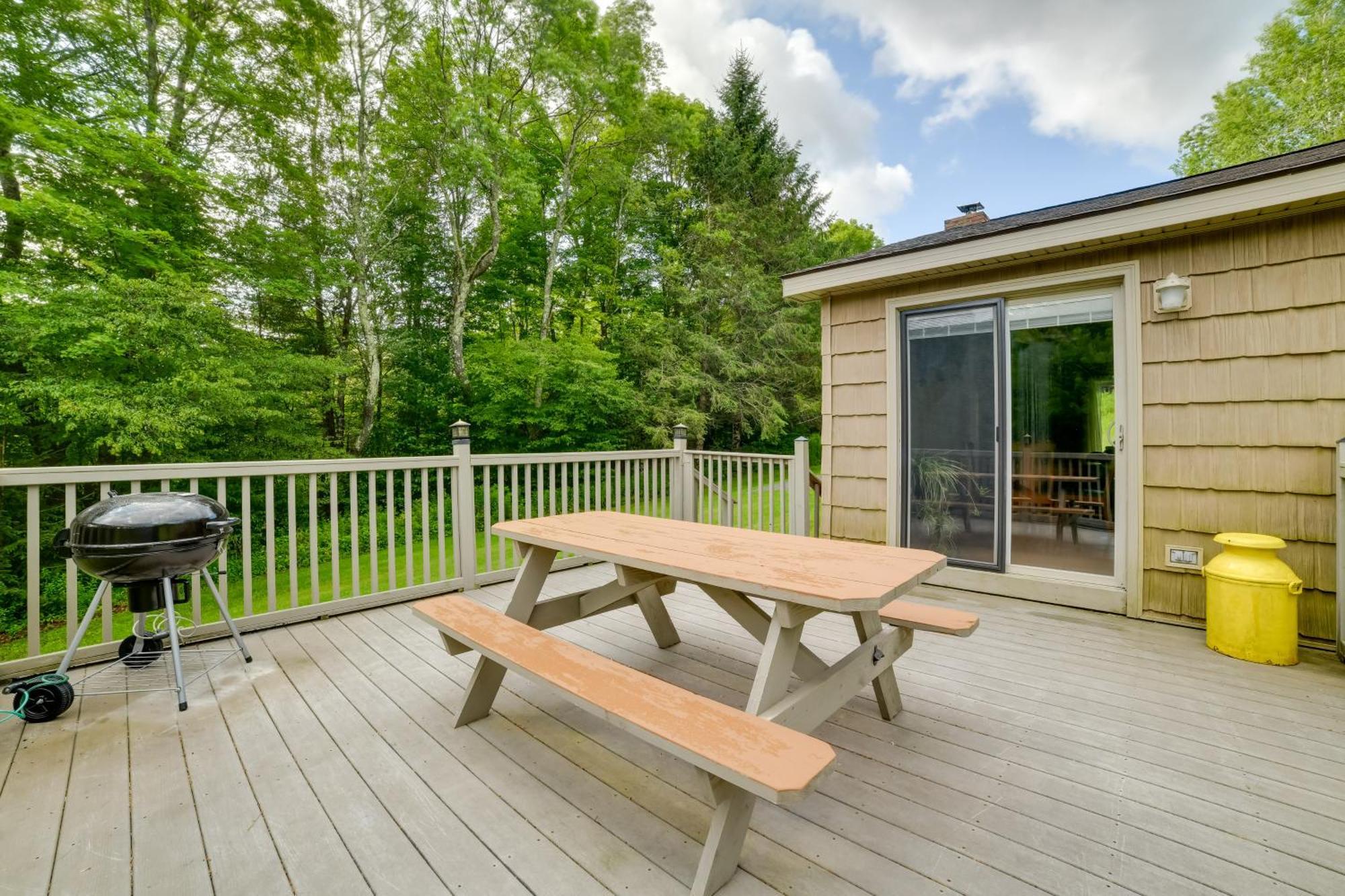 Quiet Catskills Getaway With Deck And Mtn Views New Kingston Exteriér fotografie